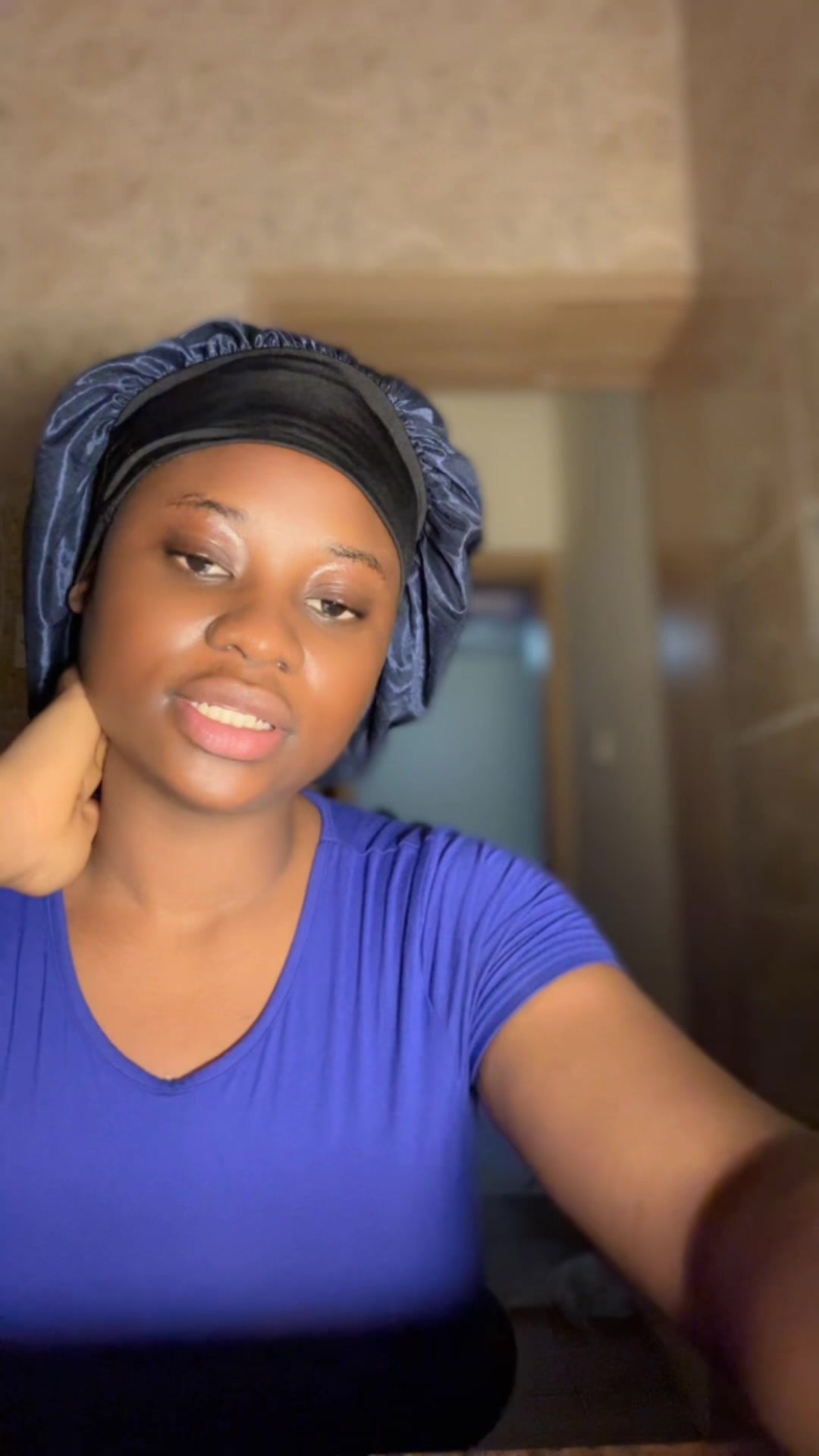@Regiescoop the bonnet girl
