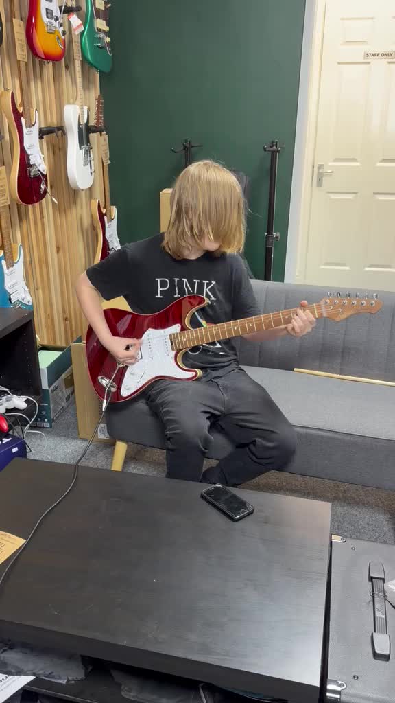 @Max 🎸