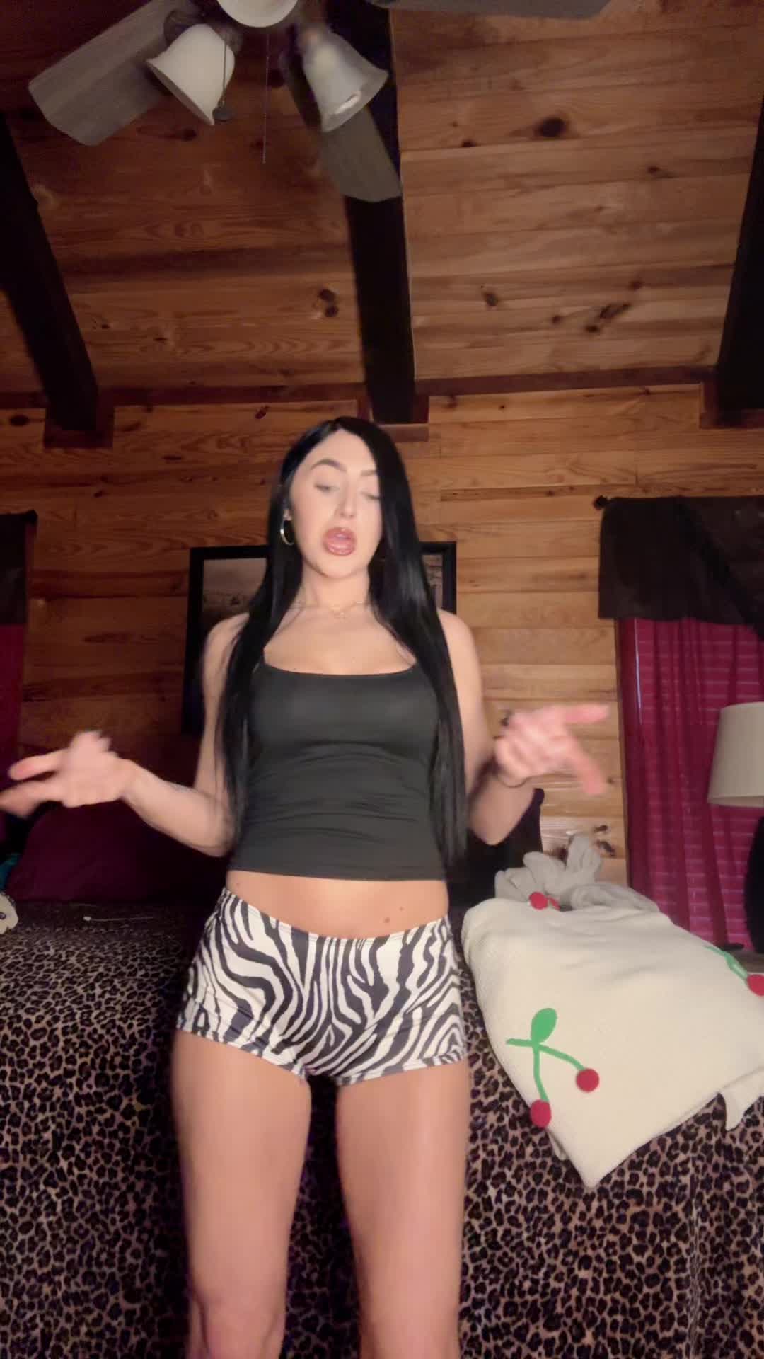 @Ky<3