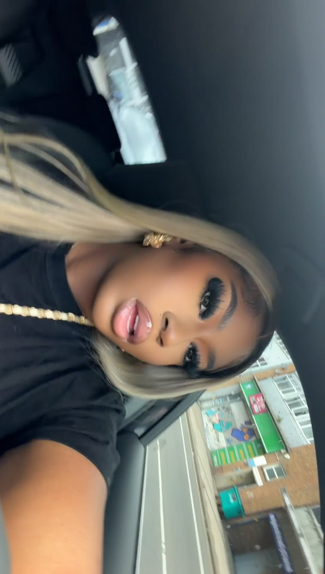 @22Tee
