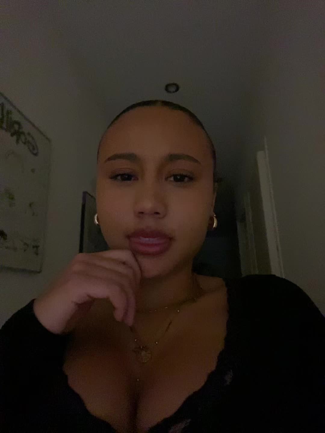 @𝓬𝒚𝓪𝒏𝓮