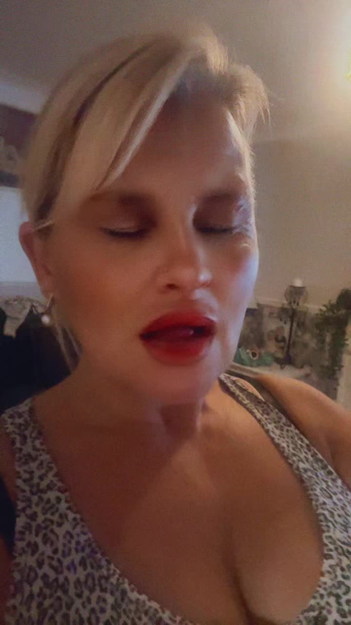@nikki_19742