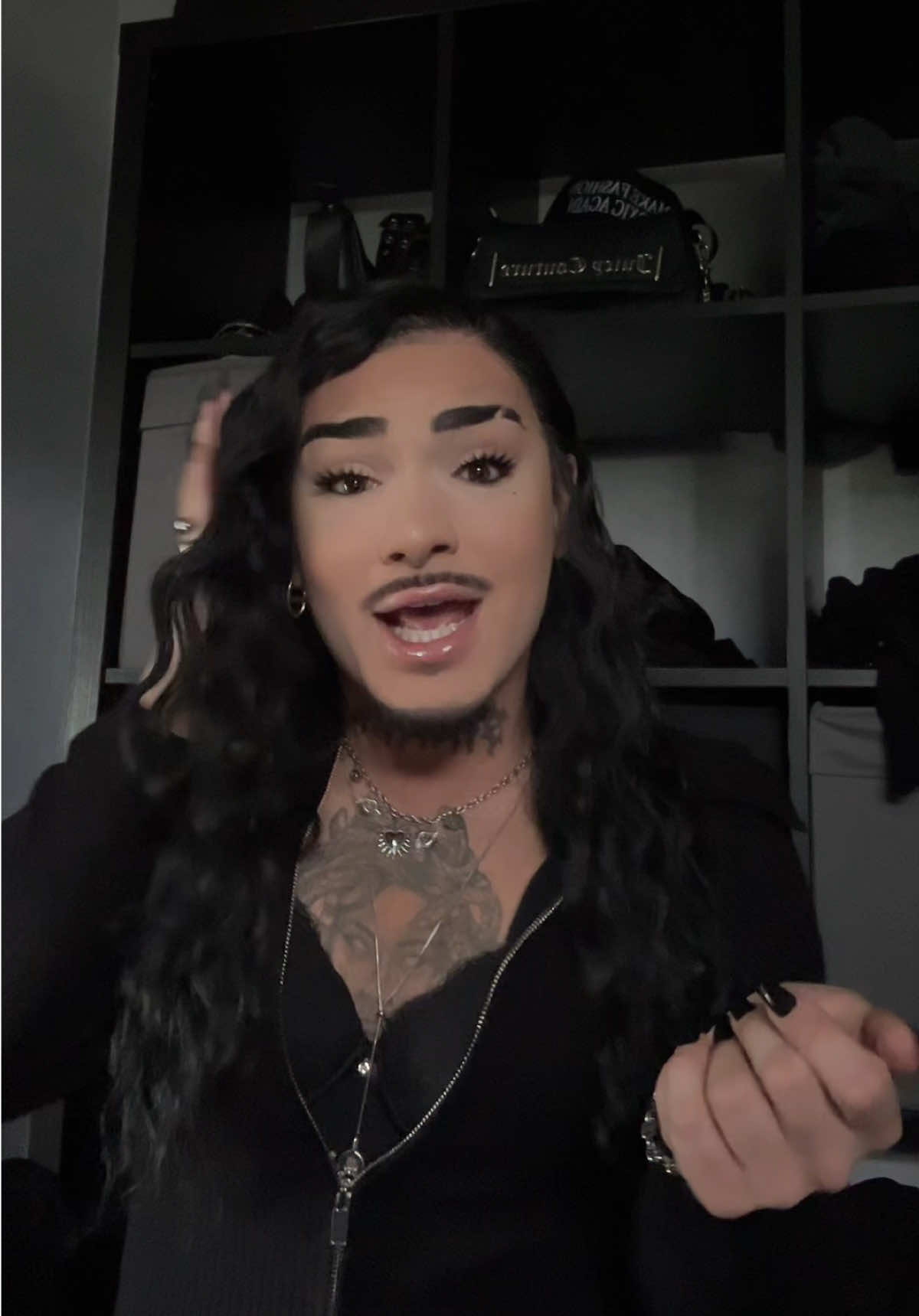 @𝐢𝐜𝐲 𝐠𝐨𝐫𝐠𝐨𝐧🐍