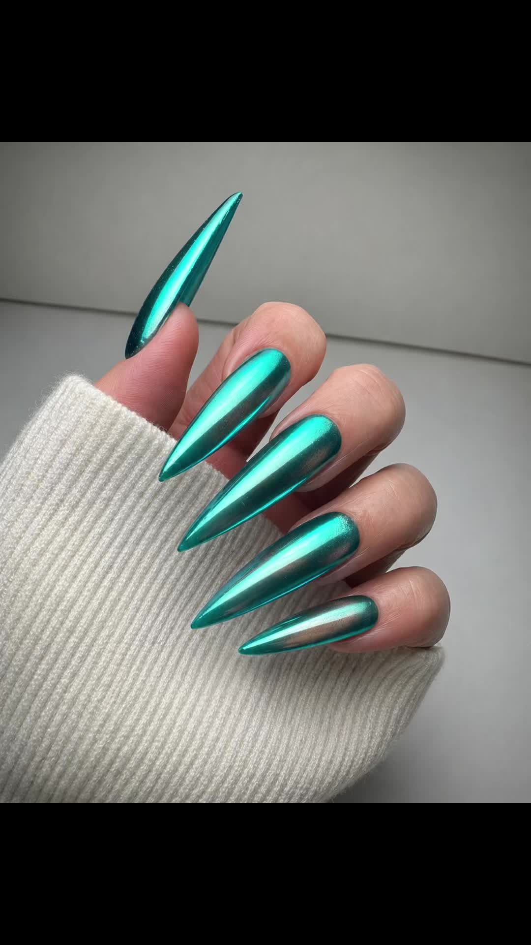 @Skullpture_Nails