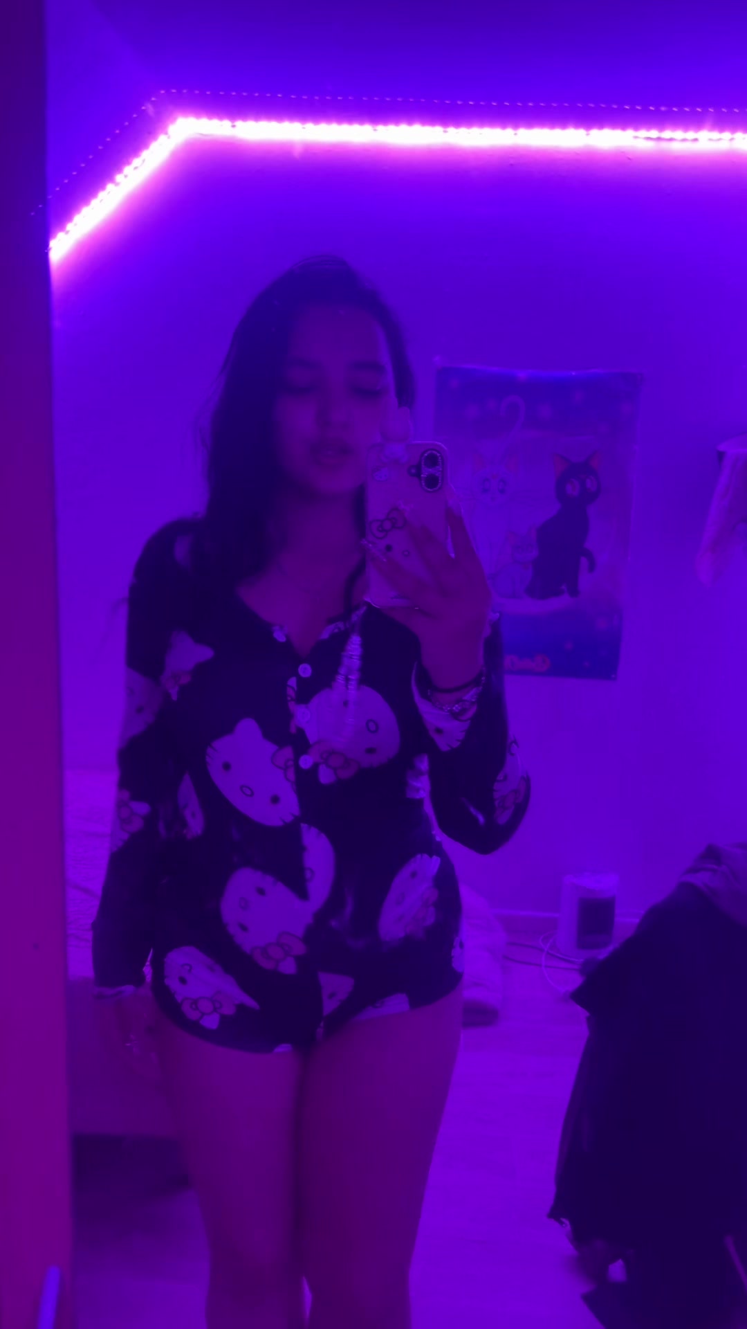 @๐๐
๐๐