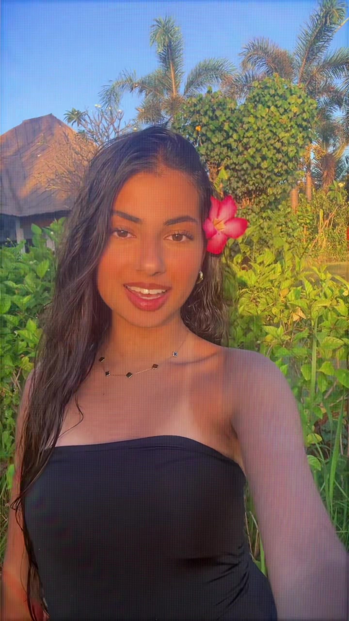 @𝐳𝐚𝐫𝐚 𝐧𝐨𝐨𝐫 𝐥𝐚𝐲𝐥𝐚