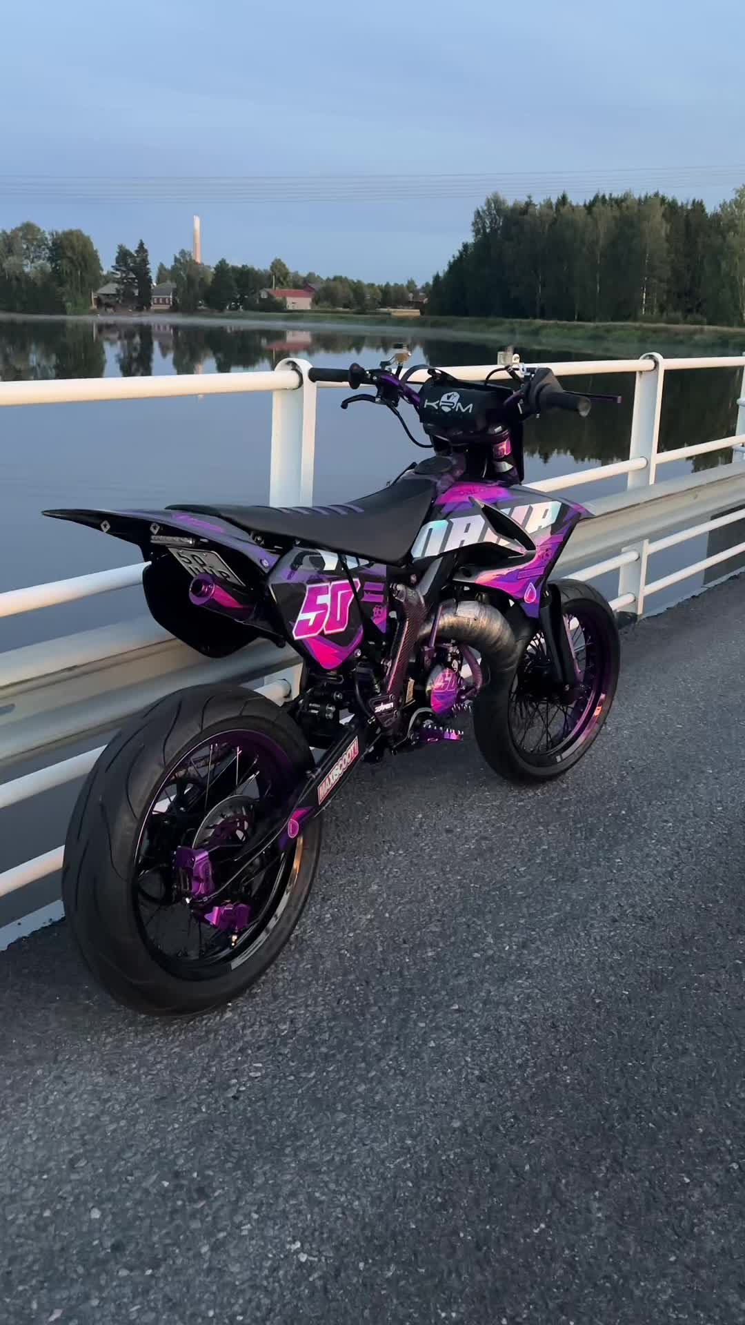 @bidalot_dt