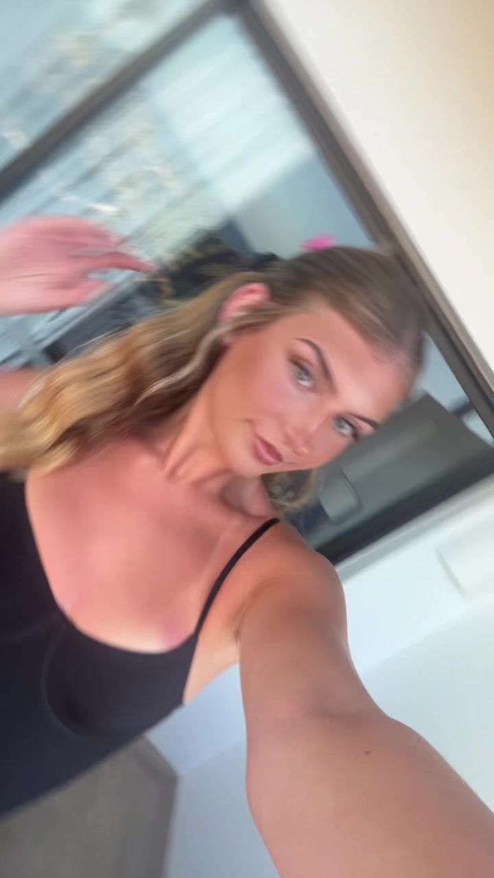 @anniemcl_