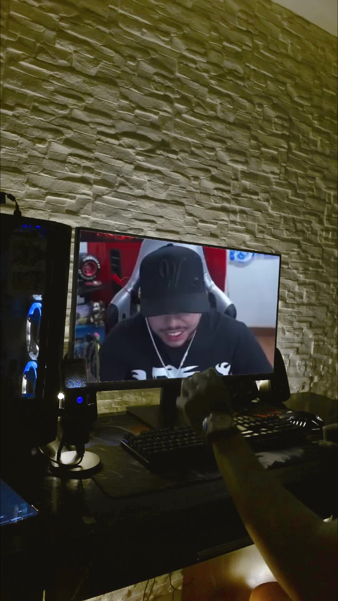 @soy_julian