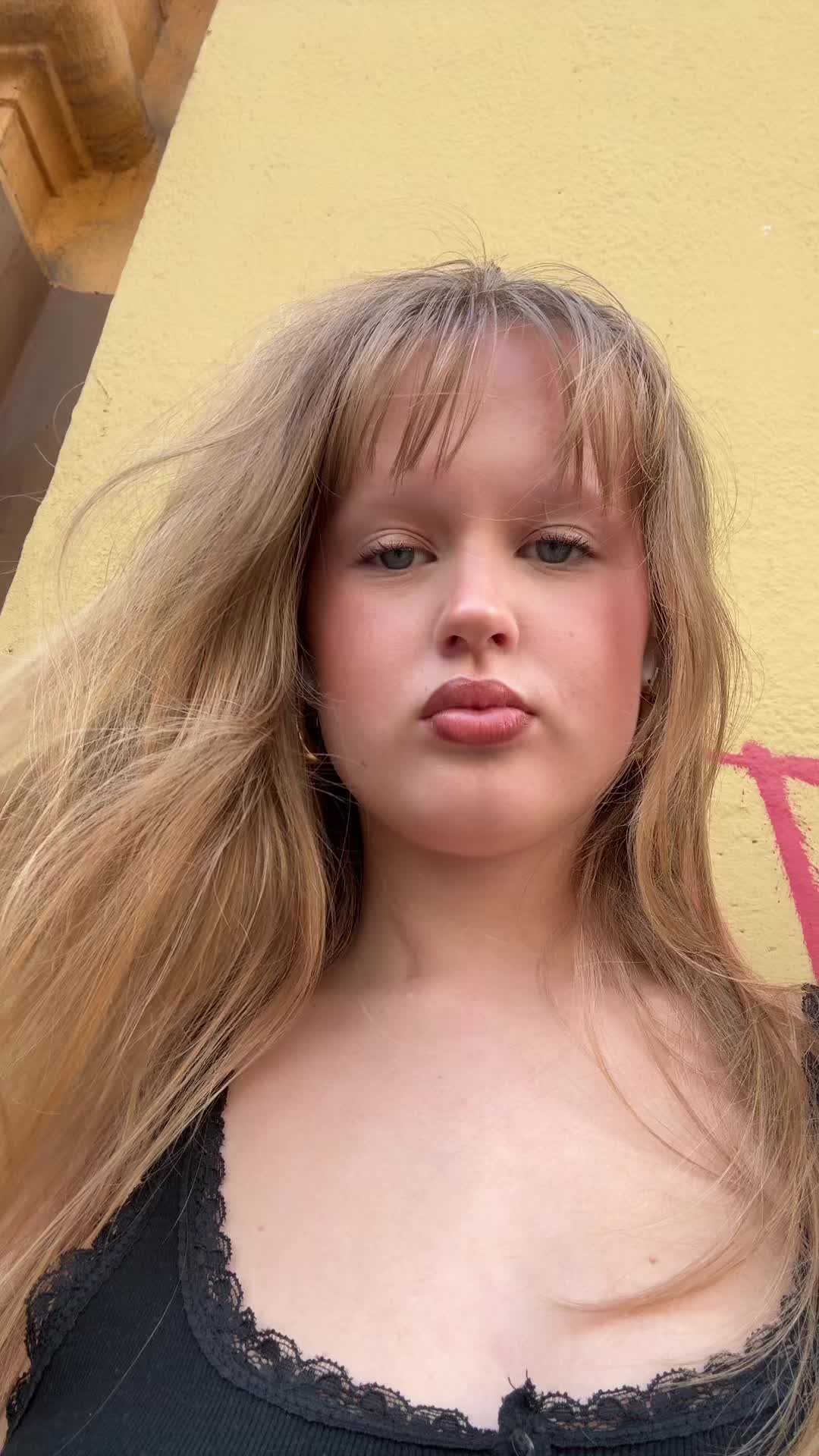 @️