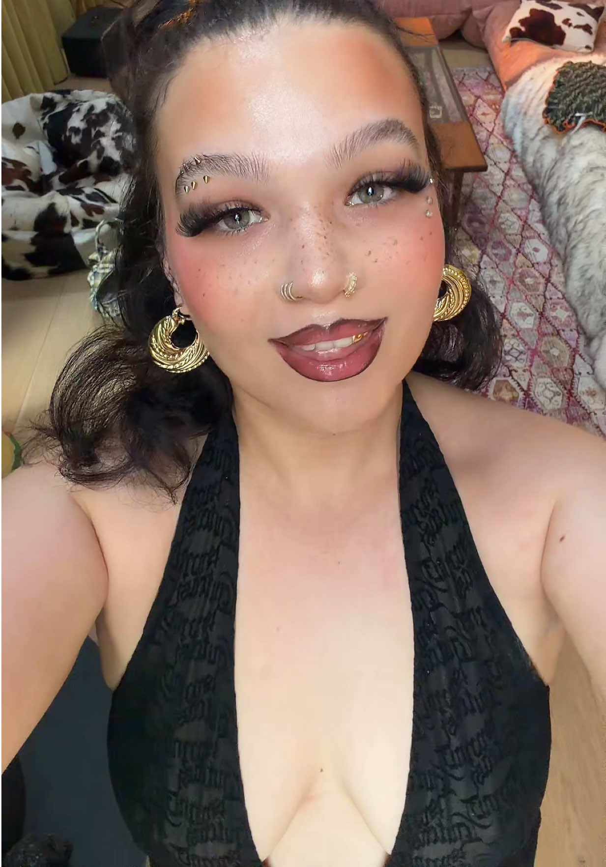 @lolayounggg