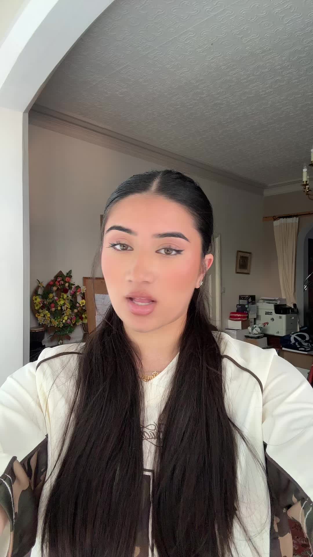 @Simran 💕