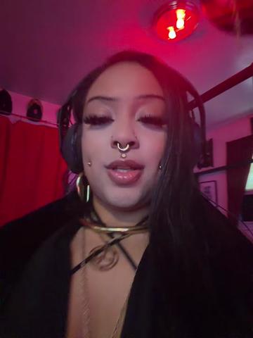 @🩸𝑁𝑖𝑛𝑎🩸