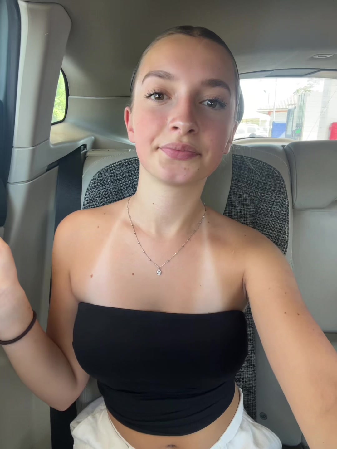 @nicolee