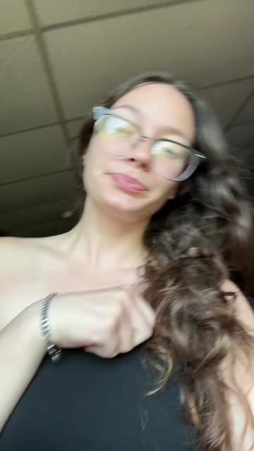 @𖣂: 𖣂