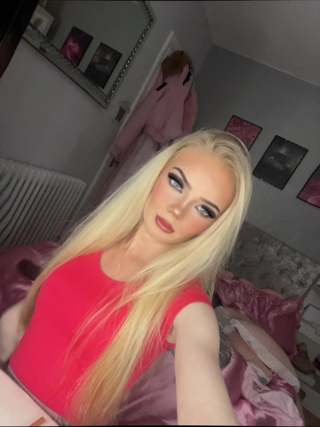 @Ellie - rose ๐