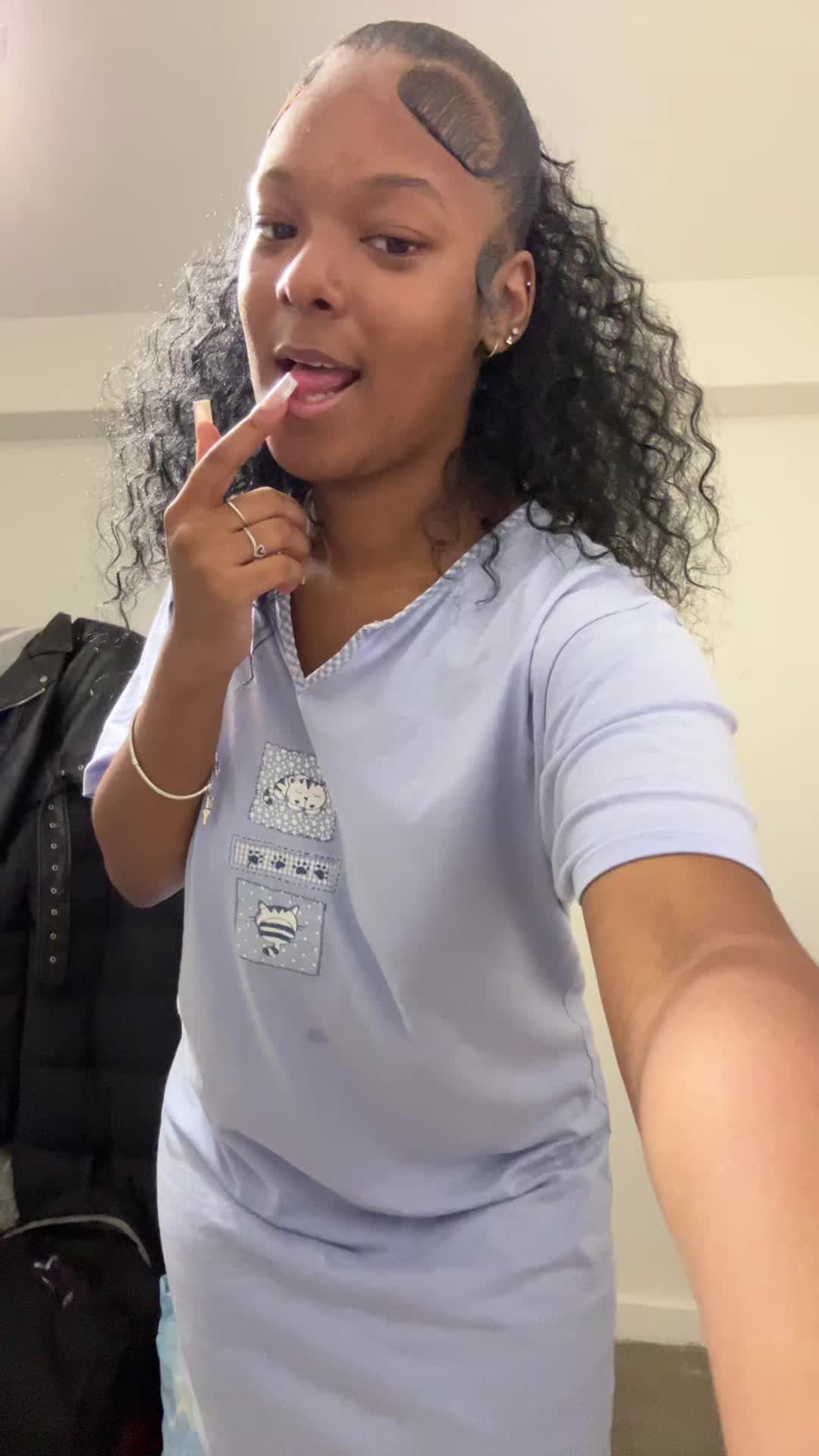@theyluvvmarns