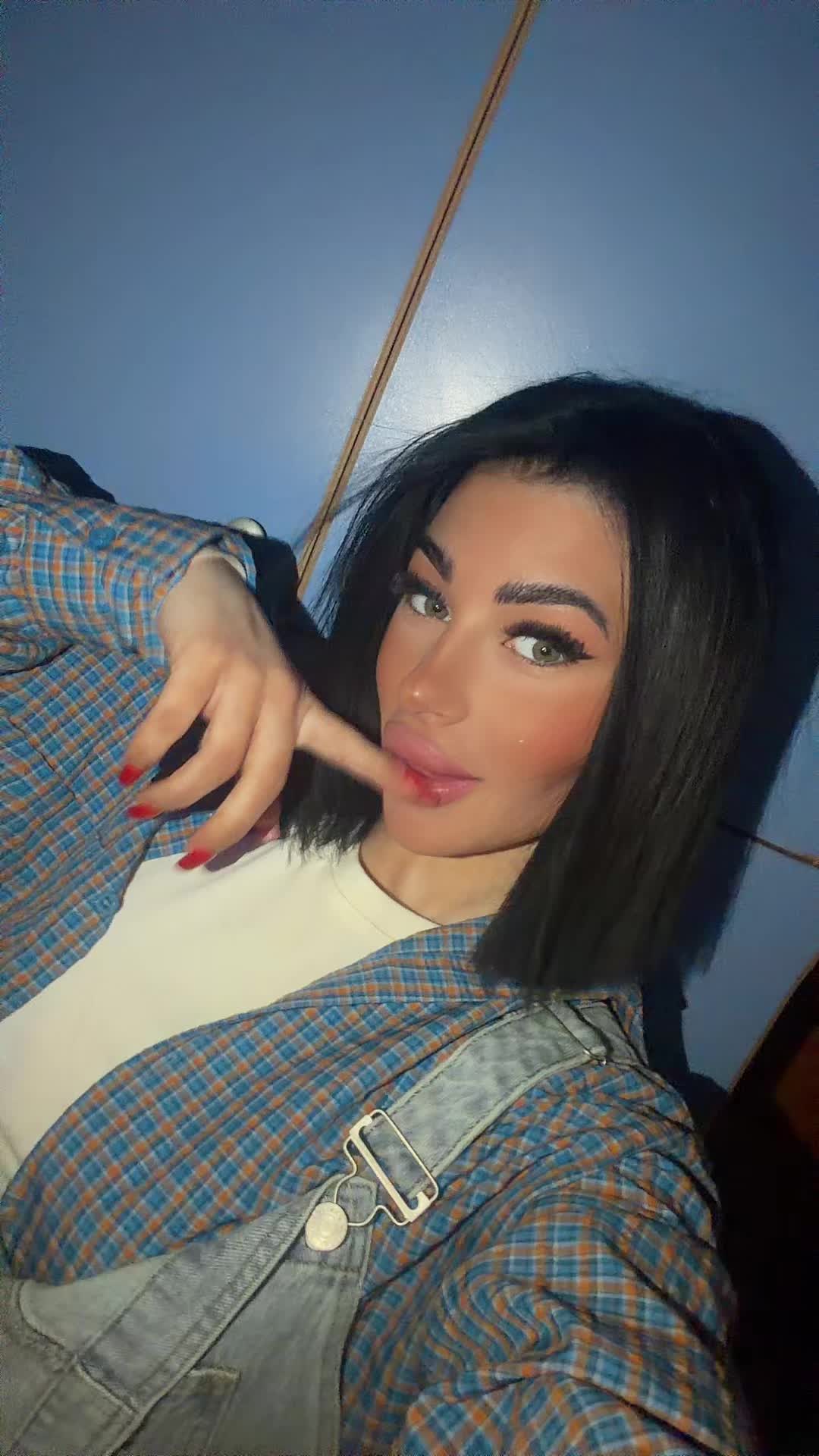 @lucry🍒