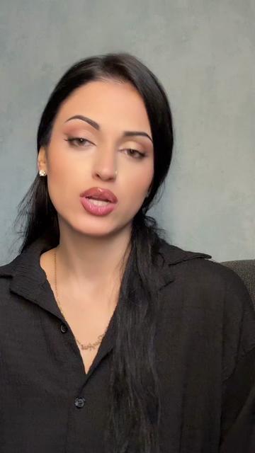 @Demi