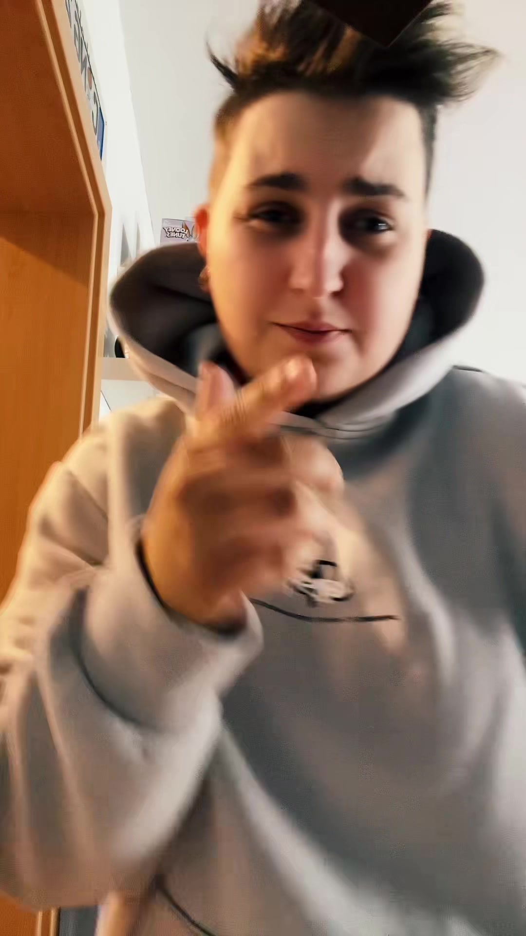 @ne_s_s_i