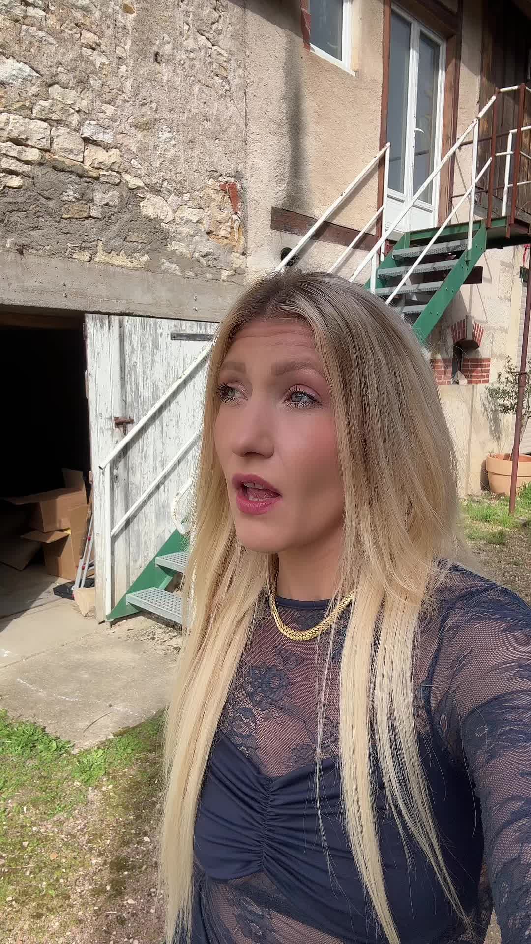 @Krystel la blonde
