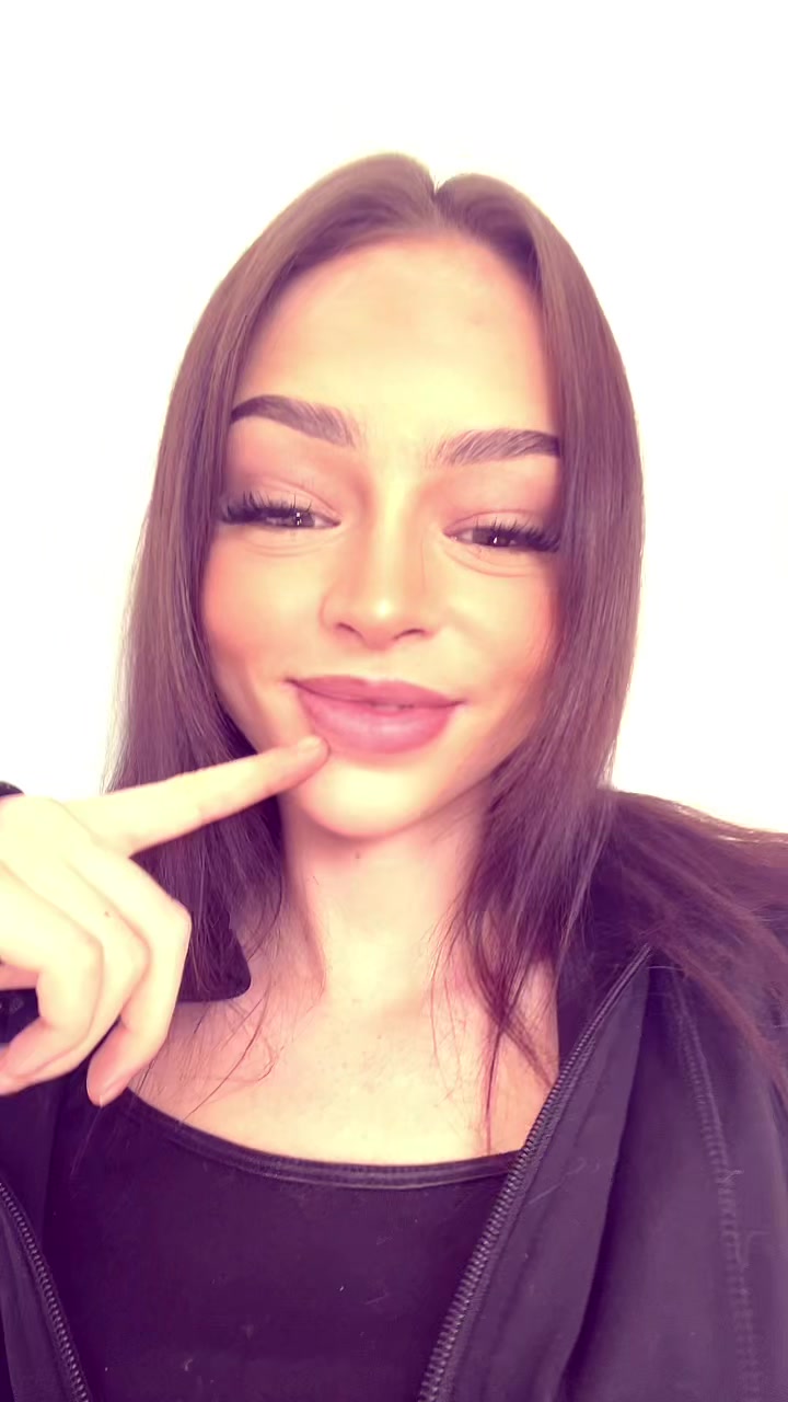 @Riri🦋