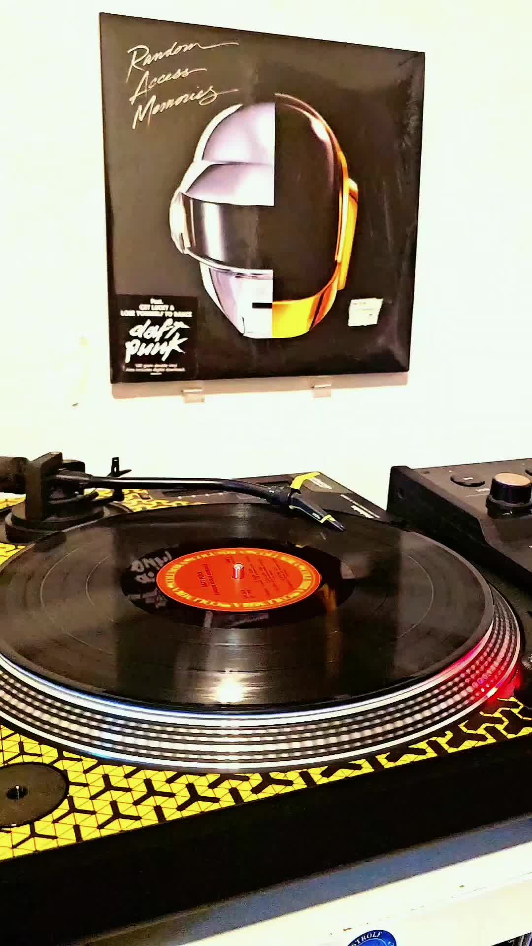 @vinyl-lover