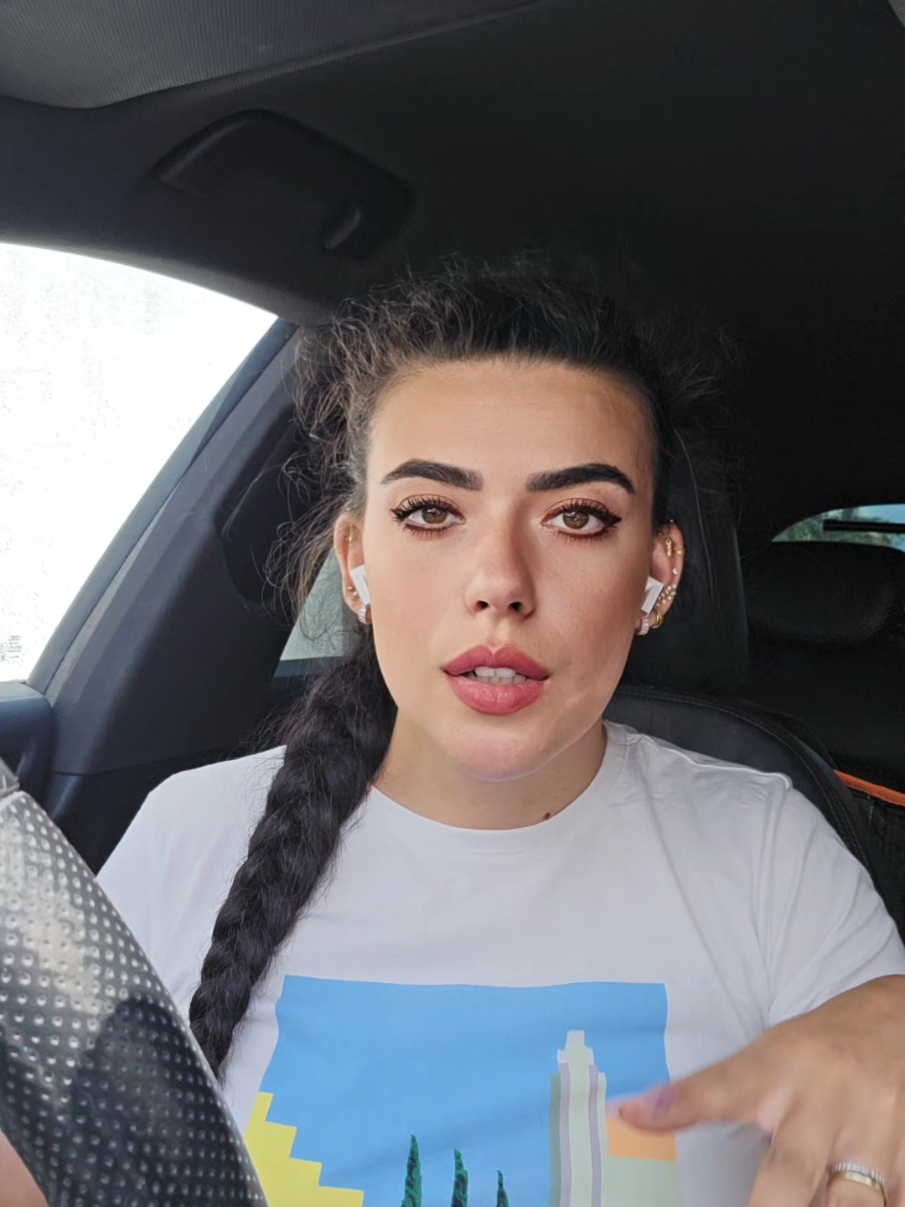 @Olivia Lascu