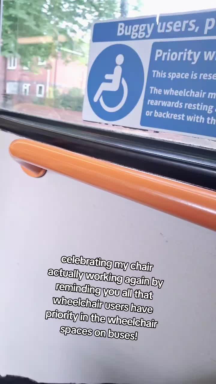 @SpasticAsexual 💜🤍🩶🖤👨🦼