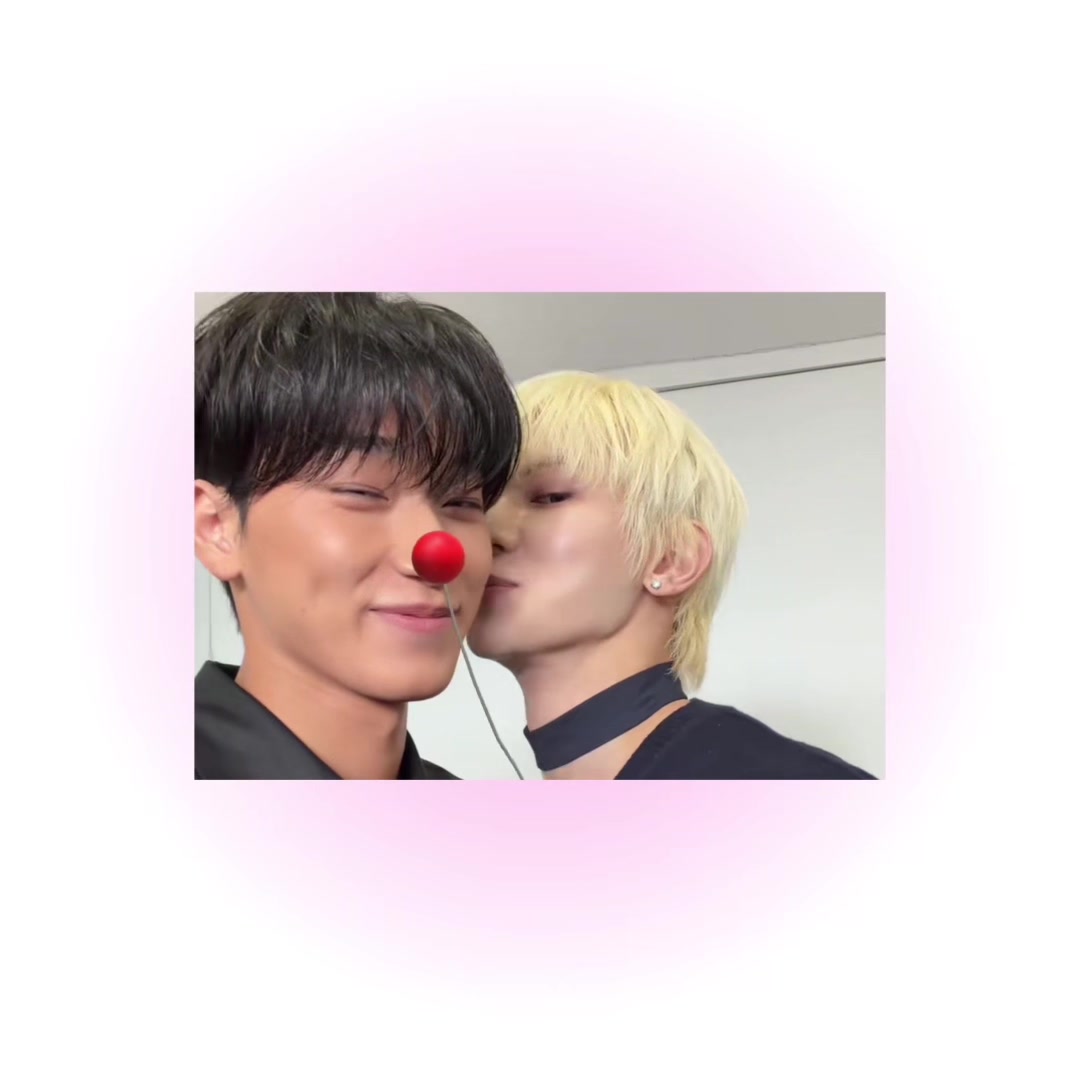 @v ⭑
