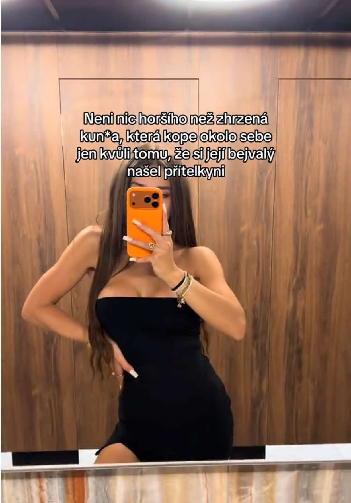 @missberenica