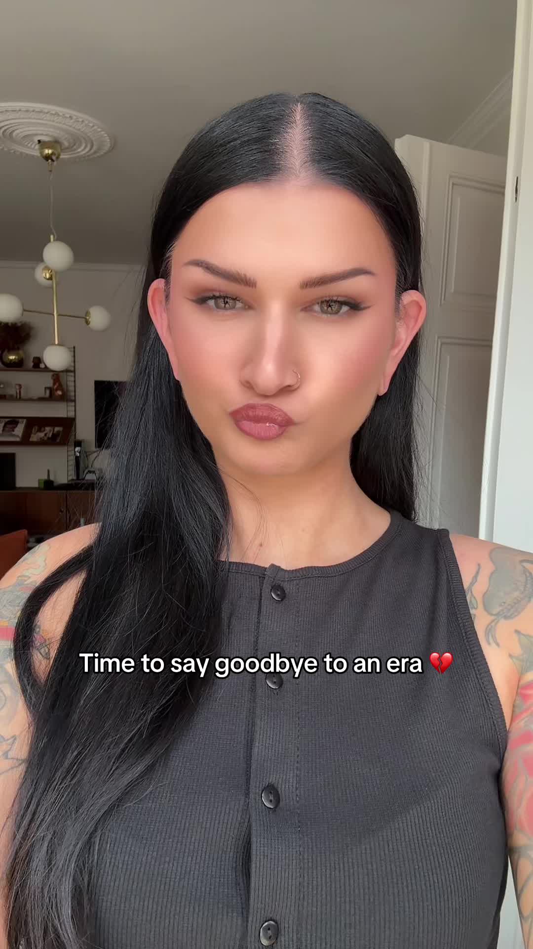 @𝐄𝐦𝐦𝐚 | 𝐕𝐢𝐧𝐲𝐥𝐆𝐚𝐥 🦇