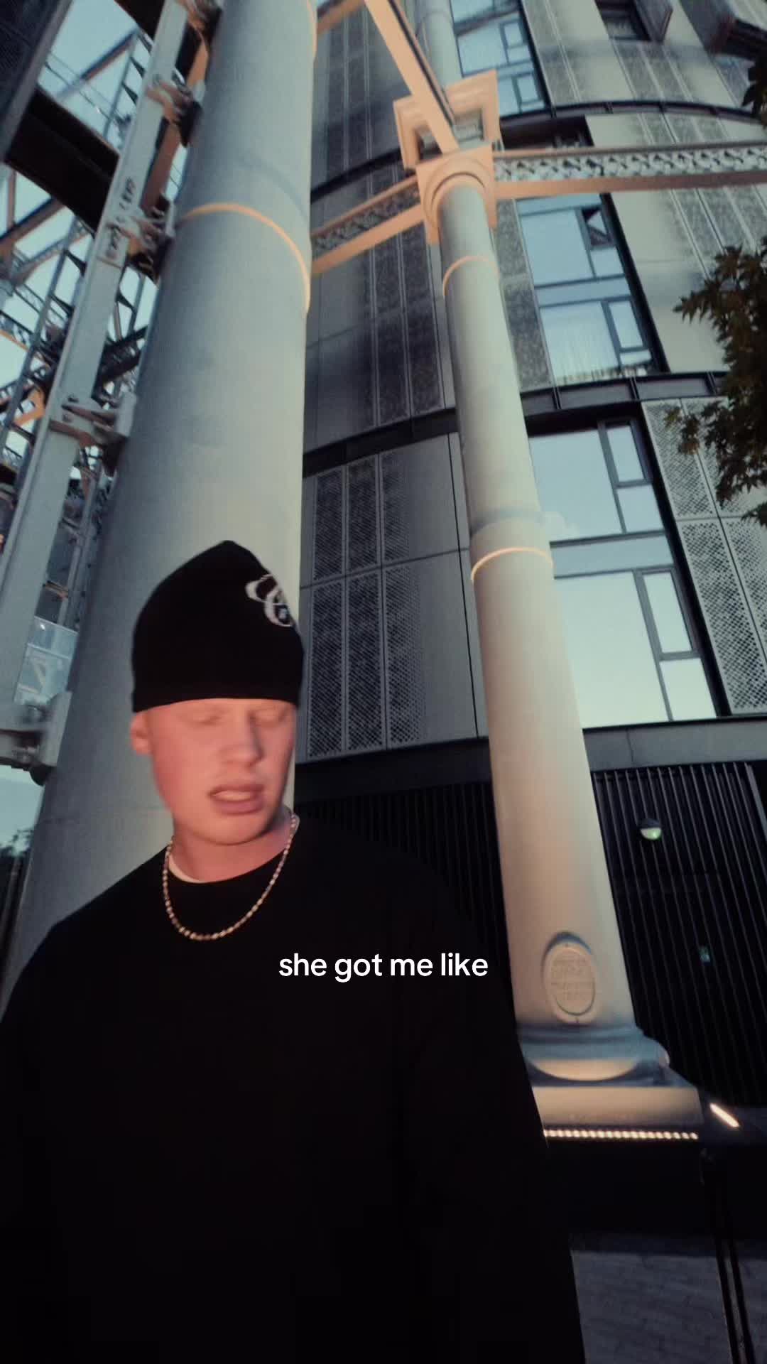 @finnaskew