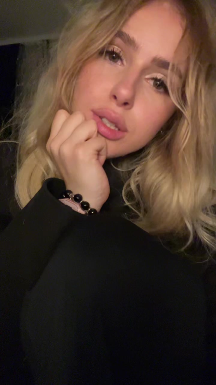 @Ариша Муравьёва