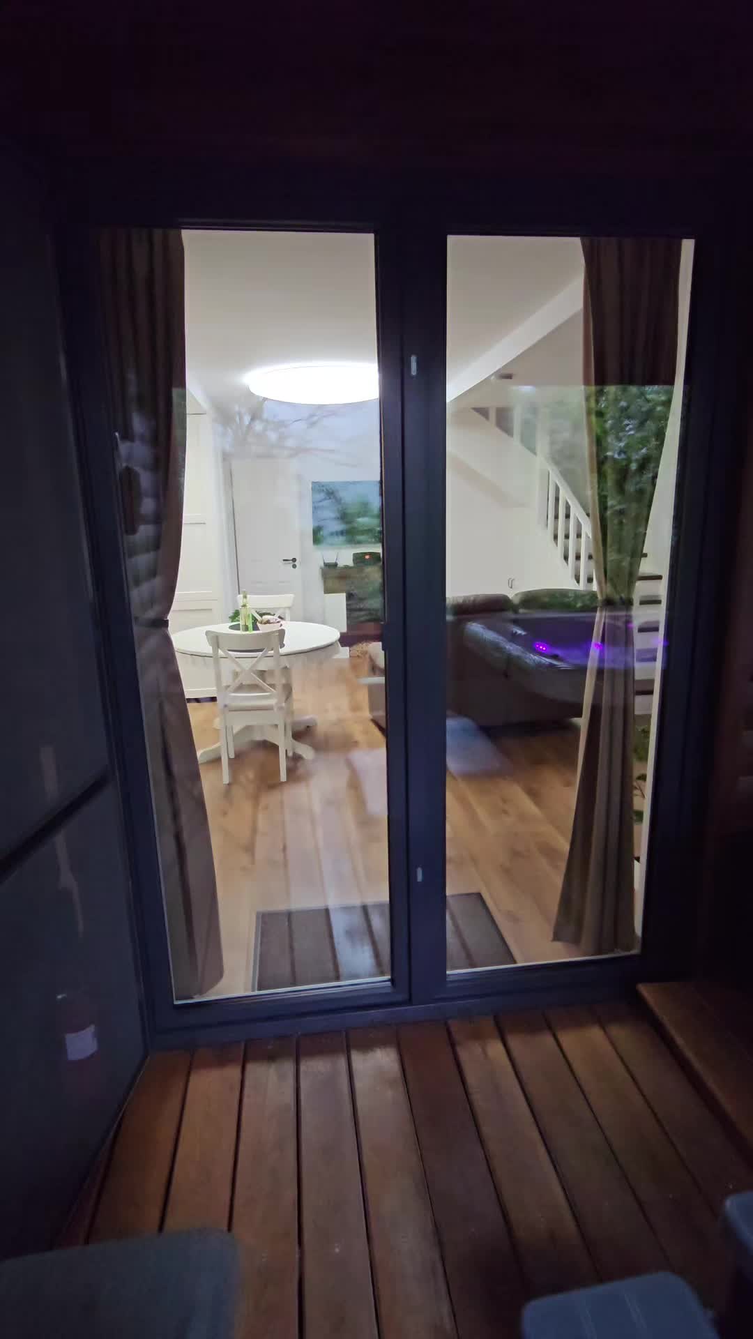 @CsakMi Vend&eacute;gh&aacute;z