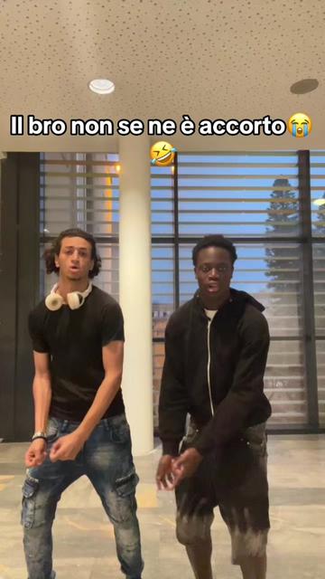 @®️ A Y A N