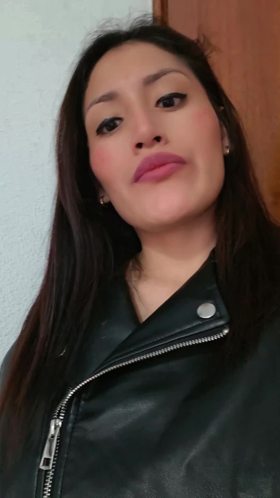 @&euro;&Aacute;ngela@><