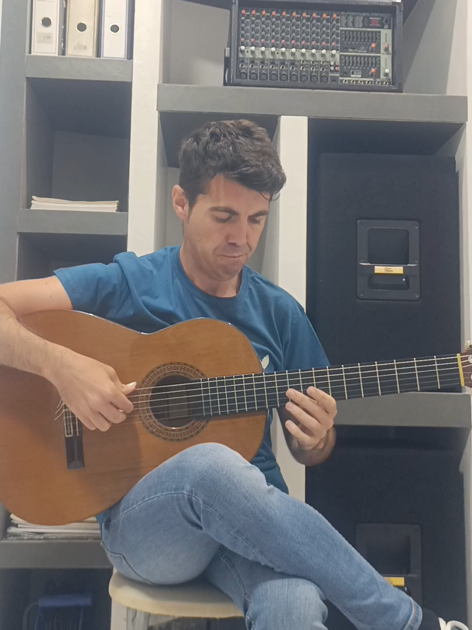 @Julián García