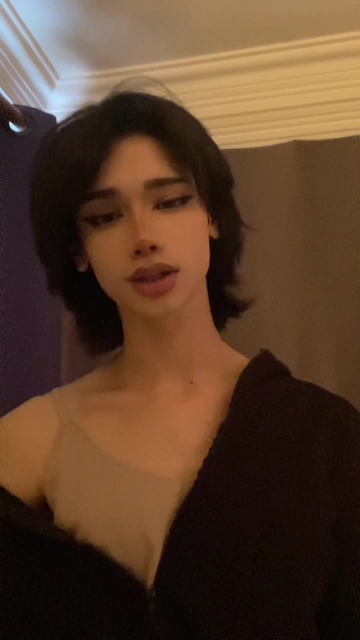 @itshestiahere