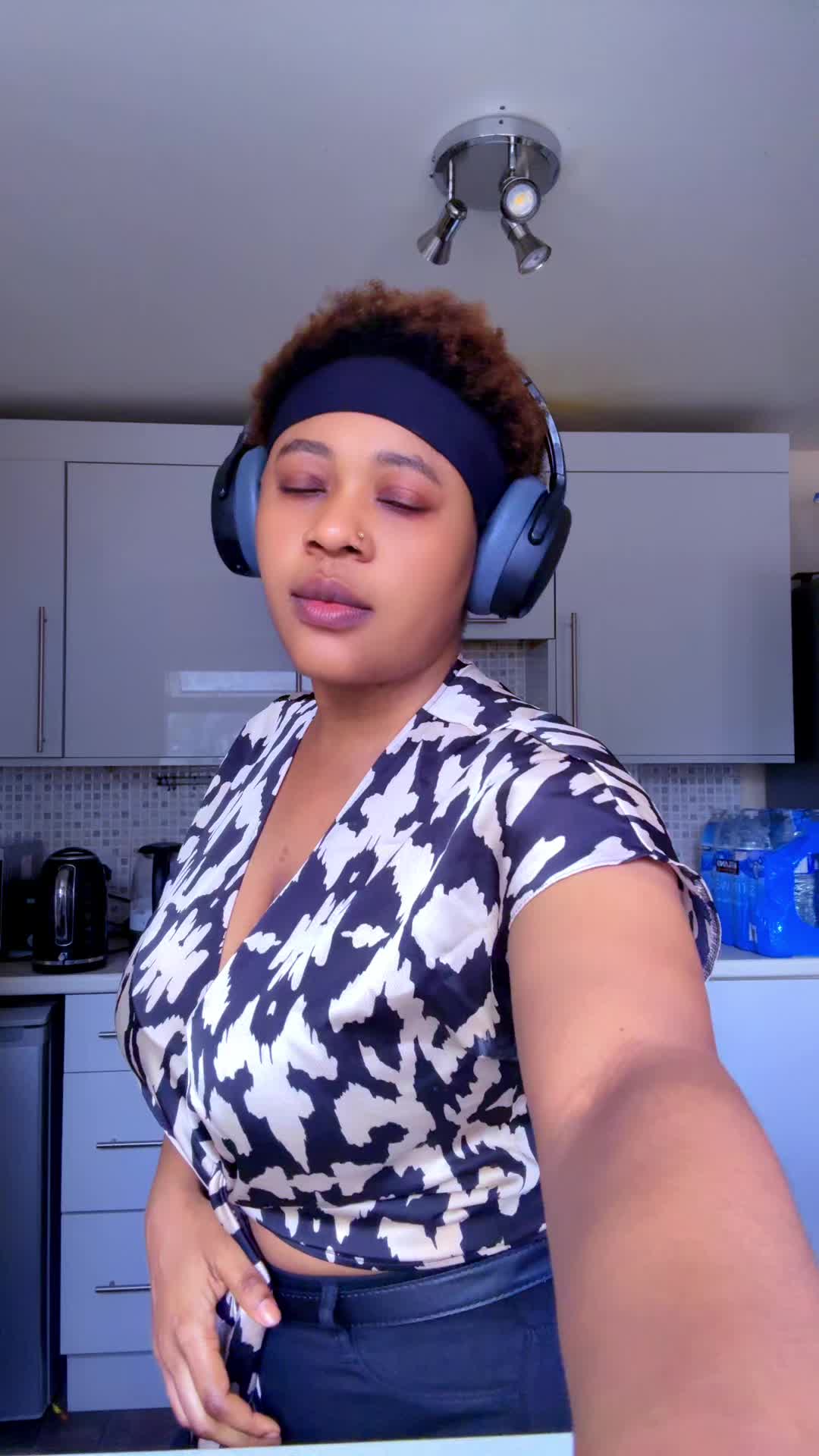 @queenlit06