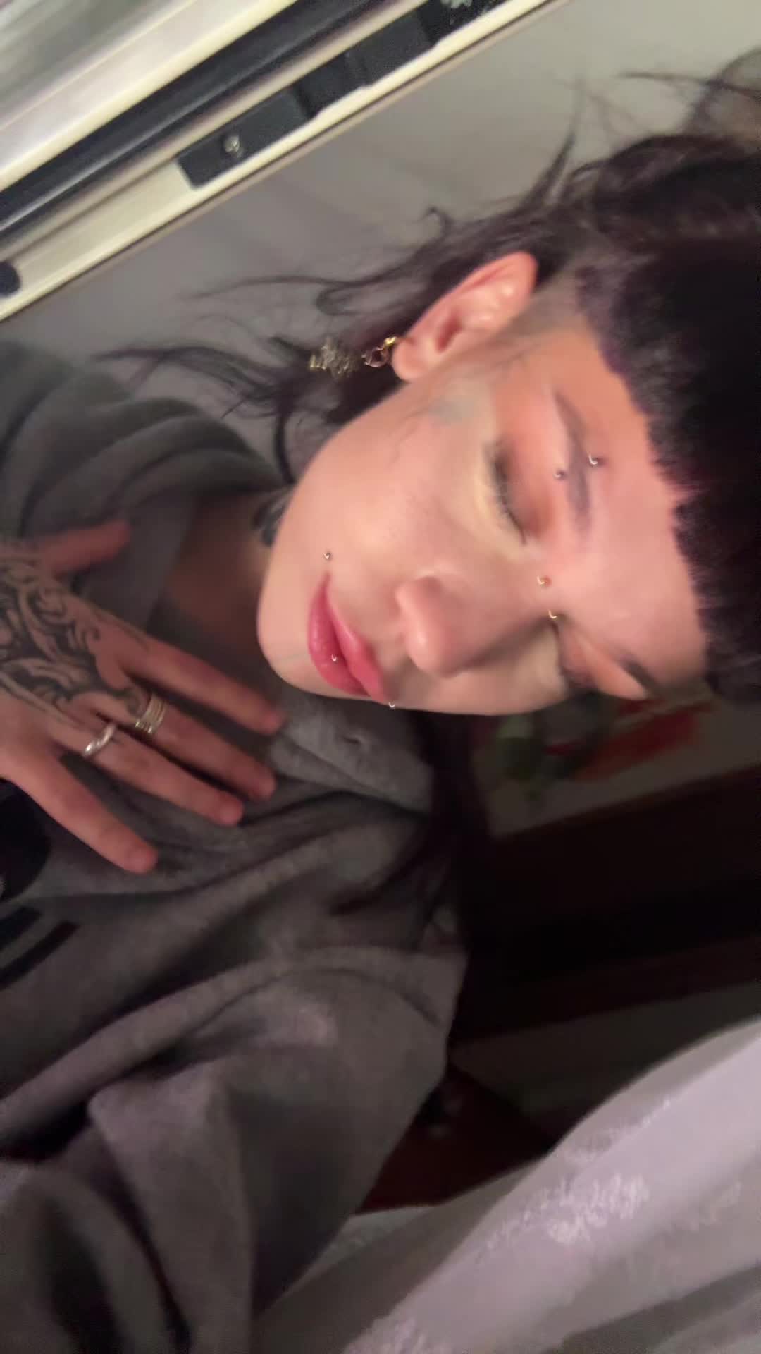 @𝐆𝐫𝐞𝐭𝐚 𝐓𝐫𝐢𝐥𝐥𝐢