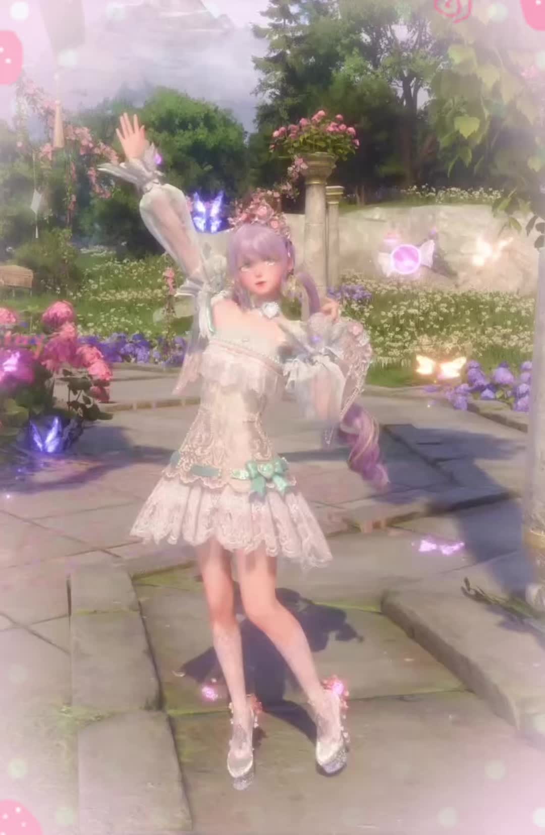 @elliecakes >.<