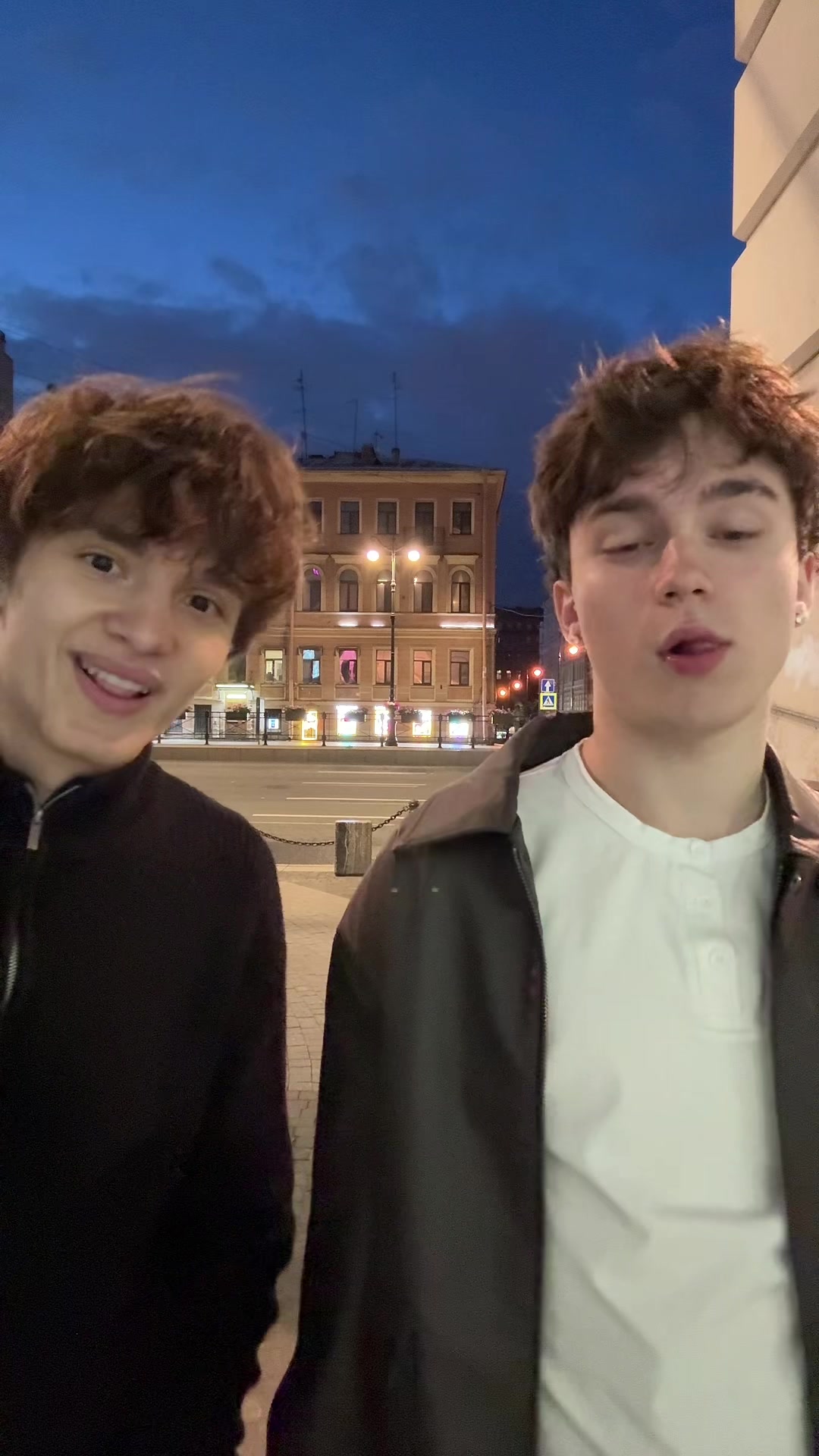 @Ваня Вафлежуйский