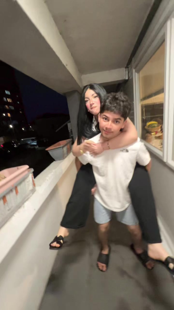 @๐ุนู
ุฑ/ OMAR