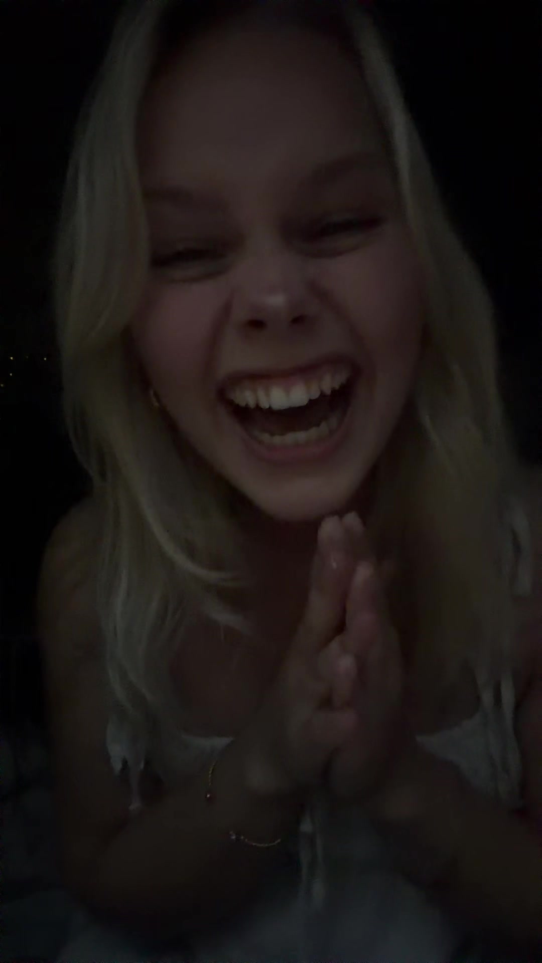 @elisedrinksalmondmilk