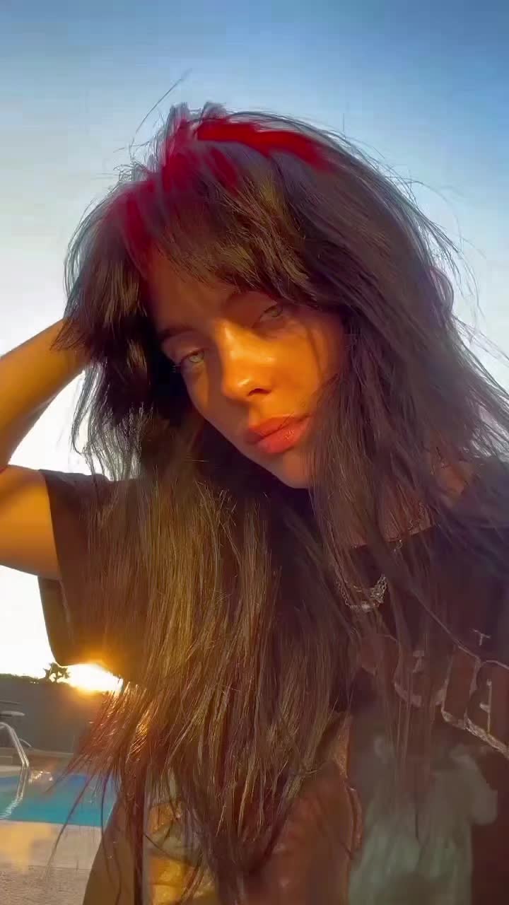 @NOT BILLIE EILISH
