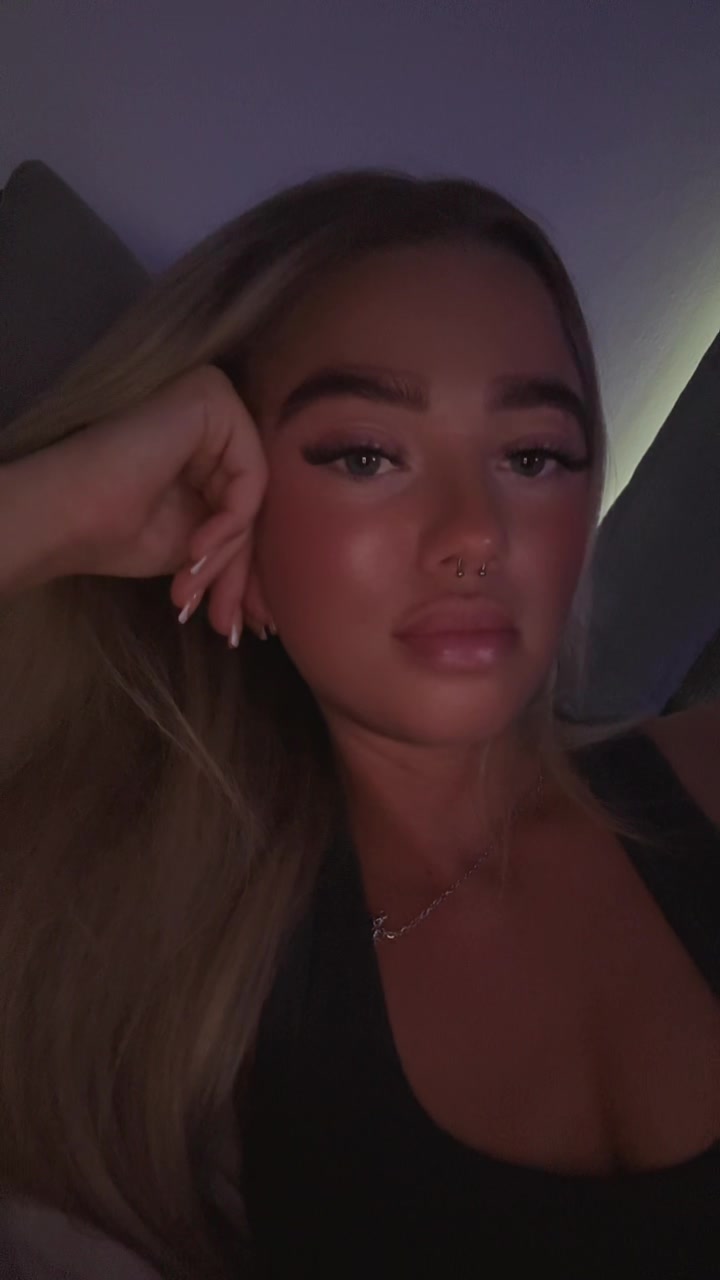@ROBYN 🖤