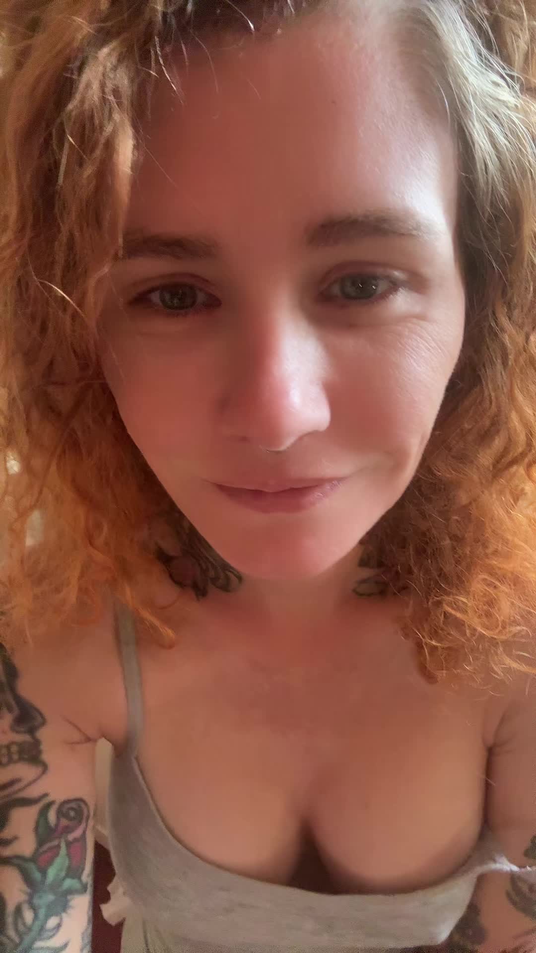 @Curlyhairwithtattoos