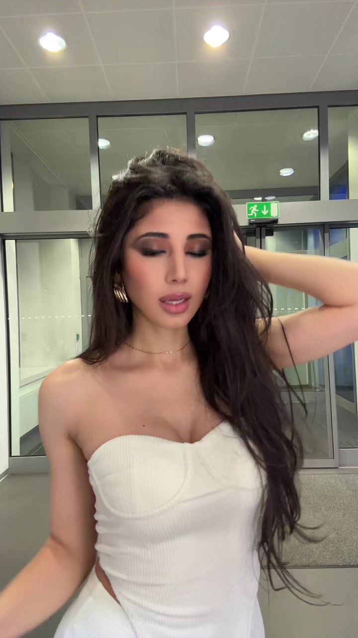 @Laila🖤