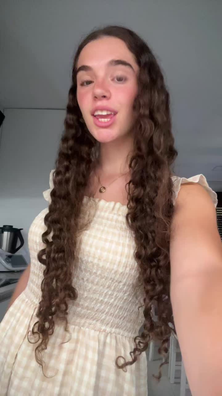 @user444111653